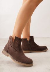 Brązowe Płaskie Botki Sztyblety z Ażurowym Wzorem ze Skórzaną Wkładką Terisina. Brązowe botki damskie Born2be, eleganckie, bez obcasa, na płaskiej podeszwie, bez zapięcia. Za 169.99 zł.