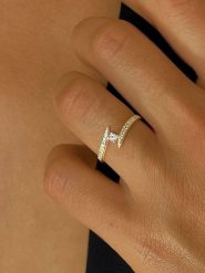 DIA DIAMONDS Pozłacany pierścionek z diamentami rozmiar: 52. Żółte pierścionki damskie DIA DIAMONDS, z diamentem, pozłacane. Za 275.40 zł.