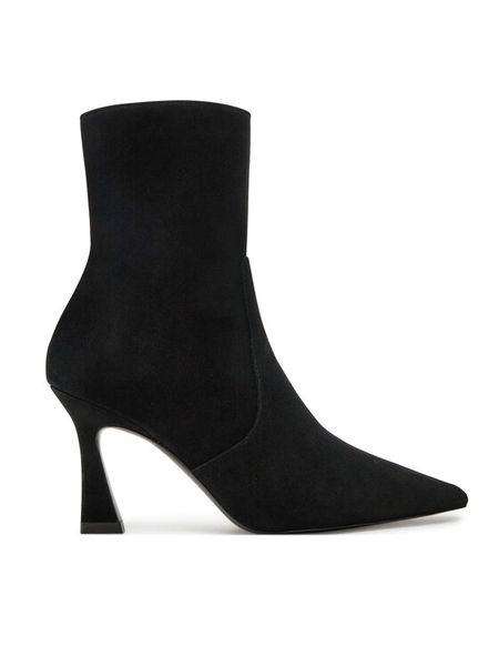 Stuart Weitzman Botki Vinnie Bootie SJ450 Czarny. Czarne botki damskie Stuart Weitzman, ze skóry, bez obcasa, na słupku, bez zapięcia. Za 1,669.00 zł.