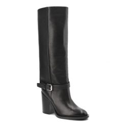 Czarne Wysokie Kozaki Carinii Eleganckie Obuwie Damskie. Czarne kozaki damskie Carinii, ze skóry, przed kolano, bez obcasa, na obcasie, bez zapięcia. Za 599.00 zł.