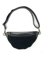 Marlon Skórzana saszetka w kolorze czarnym - 29 x 13 x 8 cm rozmiar: onesize. Czarne nerki i saszetki damskie Marlon, bez wzorów, z materiału. Za 228.92 zł.