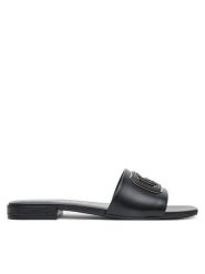 Guess Klapki FLJTAR LEA19 Czarny. Czarne klapki damskie Guess, z aplikacjami, ze skóry, bez obcasa, bez zapięcia. Za 329.99 zł.