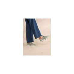 Buty z recyklingu dla kobiet TBS Confort. Brązowe obuwie sportowe casual damskie TBS, bez zapięcia. Za 428.40 zł.