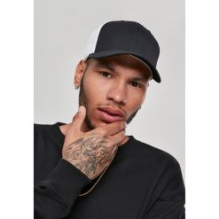 Czapka Flexfit ultrafibre & airmeh 2-tone. Białe czapki z daszkiem damskie FLEXFIT, bez wzorów. Za 145.00 zł.