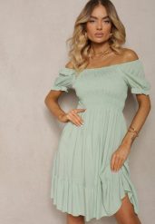 Zielona Bawełniana Sukienka o Rozkloszowanym Kroju z Gumką przy Dekolcie Moridia. Zielone sukienki damskie Renee, bez wzorów, z bawełny, eleganckie, bez ramiączek. W wyprzedaży za 39.99 zł.