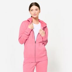 Bluza na zamek z kapturem damska Domyos Gym & Pilates. Czerwone bluzy damskie DOMYOS, m, bez wzorów, z kapturem. Za 109.99 zł.