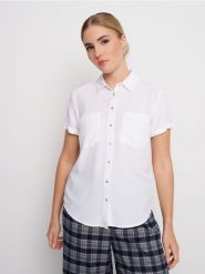 Wiskozowa koszula z krótkim rękawem - biały. Białe koszule damskie Sinsay, l, bez wzorów, z wiskozy, bez kołnierzyka, bez ramiączek. Za 25.99 zł.