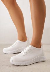 Białe Minimalistyczne Buty Sportowe z Siateczki na Tłoczonej Podeszwie Zanera. Białe obuwie sportowe damskie Born2be, z jeansu, bez zapięcia, na fitness i siłownię. Za 79.99 zł.