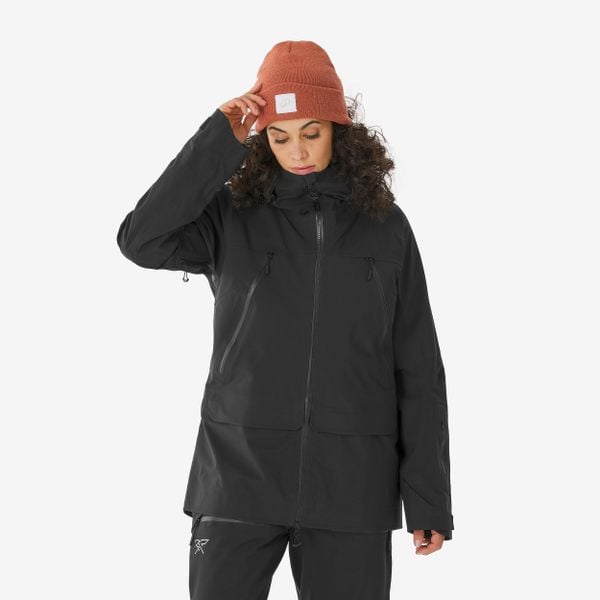 Kurtka narciarska damska Simond FR900 freeride. Czarne kurtki damskie SIMOND, na zimę, l, bez wzorów, bez kaptura. Za 879.99 zł.