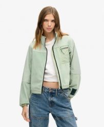 Superdry Kurtka Hybrid Trekker damska - Sea Green. Zielone kurtki damskie Superdry, bez wzorów, z elastanu, bez kaptura. Za 481.35 zł.