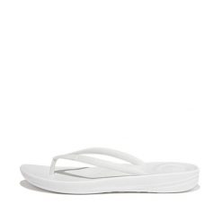 Klapki damskie FitFlop Iqushion. Białe klapki damskie FIT FLOP, bez wzorów, bez obcasa, bez zapięcia. Za 190.00 zł.
