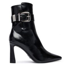 Botki Steve Madden. Czarne botki damskie Steve Madden, bez obcasa, na słupku, bez zapięcia. Za 689.99 zł.