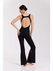 Onamaste Kombinezon "Reva" w kolorze czarnym do jogi rozmiar: L/XL. Czarne kombinezony damskie Onamaste, l, bez wzorów, z materiału, sportowe, bez kołnierzyka, bez ramiączek. Za 173.99 zł.