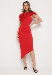 Czerwona Asymetryczna Sukienka Koktajlowa Vices z Falbankami i Kwiatem 3D Tolaseia. Czerwone sukienki damskie Born2be, bez wzorów, eleganckie, bez ramiączek. Za 119.99 zł.