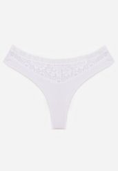 Białe Majtki Stringi z Bawełną Ozdobione Koronką Thelanthe. Białe stringi Born2be, z aplikacjami, z bawełny. Za 9.99 zł.