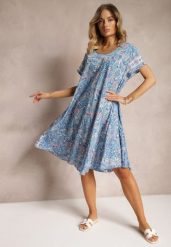 Niebieska Sukienka Boho z Wiskozy z Cienkim Paskiem w Talii Rivasea. Niebieskie sukienki damskie Renee, bez wzorów, z wiskozy, boho, bez ramiączek. W wyprzedaży za 55.99 zł.