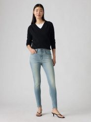 Levi's Dżinsy - Skinny fit - w kolorze błękitnym rozmiar: W28/L28. Niebieskie jeansy damskie Levi's, z podwyższonym stanem. Za 240.43 zł.