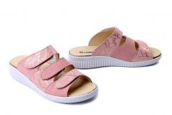 DR. BRINKMANN 700729-42 rosa, klapki damskie. Czerwone klapki damskie Dr. Brinkmann, bez wzorów, ze skóry, bez obcasa, bez zapięcia. Za 244.93 zł.
