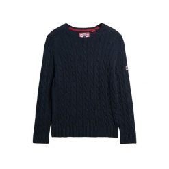 Sweter damski duży w splot warkoczowy Superdry. Niebieskie swetry klasyczne damskie Superdry, na zimę, ze splotem, bez kołnierzyka. Za 284.00 zł.