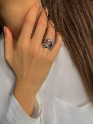 Les Petites Précieuses Srebrny pierścionek z kamieniami szlachetnymi rozmiar: 50. Szare pierścionki damskie Les Petites Précieuses, z ametystem, srebrne. Za 217.99 zł.