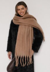 Brązowy Szalik z Frędzlami Owedarria. Brązowe szaliki damskie Born2be, bez wzorów, z dresówki. Za 39.99 zł.