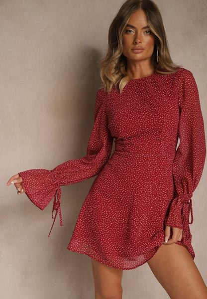 Bordowa Sukienka Vices Ozdobiona Transparentnymi Rękawami i Kropkami Celziva. Czerwone sukienki damskie Renee, bez wzorów, z koronki, eleganckie, bez ramiączek. Za 119.99 zł.