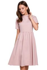 Elegancka rozkloszowana sukienka z wywiniętą stójką różowa. Czerwone sukienki damskie Sukienki.shop, bez wzorów, biznesowe, bez ramiączek. Za 289.00 zł.