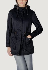 Parka Kobieta ONLY ONLLOUISE PARKA CC LIFE OTW. Czarne parki damskie Only, na zimę, m, bez kaptura. Za 255.15 zł.
