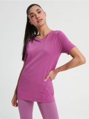 Koszulka GYM HARD - fioletowy. Fioletowe koszulki damskie Sinsay, l, bez wzorów, bez kołnierzyka, bez ramiączek. W wyprzedaży za 24.99 zł.