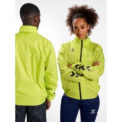 Kurtka ortalionowa piłkarska dla dorosłych Hummel Core XK Spray Jacket. Zielone kurtki damskie Hummel, na wiosnę, m, bez wzorów, z materiału, z kapturem. Za 215.35 zł.
