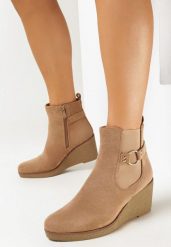 Ciemnobeżowe Botki na Koturnie z Elastyczną Wstawką Christabelle. Brązowe botki damskie Born2be, eleganckie, bez obcasa, na koturnie, bez zapięcia. Za 139.99 zł.