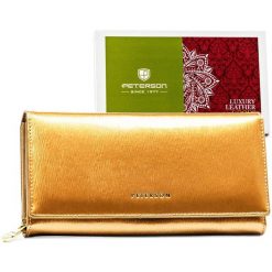 Portfel damski Peterson PTN 42106-SH złoty. Żółte portfele damskie Peterson, bez wzorów, ze skóry. Za 111.99 zł.