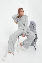 Bluza damska Angora MM. Bluzy damskie MM, xs, bez wzorów, bez kaptura. W wyprzedaży za 735.20 zł.