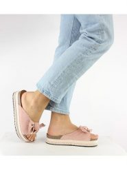 Foreverfolie Klapki w kolorze jasnoróżowym rozmiar: 40. Różowe klapki damskie Foreverfolie, bez wzorów, z otwartym noskiem, bez obcasa, bez zapięcia. Za 101.60 zł.