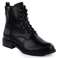 Skórzane botki damskie workery czarne T.Sokolski Z25-214. Czarne botki damskie T.Sokolski, ze skóry, bez obcasa, bez zapięcia. Za 249.99 zł.