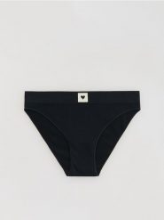 Majtki figi - czarny. Czarne figi Reserved, bez wzorów. Za 29.99 zł.