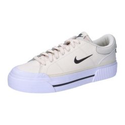 Tenisówki Nike Model Court Legacy Lift Kolor Beżowy. Białe trampki damskie Nike, bez wzorów, z gumy, bez zapięcia. Za 441.95 zł.