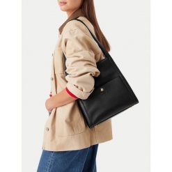 Torebka Beverly Hills Polo Club. Czarne torebki klasyczne damskie Beverly Hills Polo Club, bez dodatków. Za 199.99 zł.