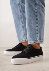 Czarne Klasyczne Tenisówki z Ozdobnym Paskiem przy Podeszwie Ranora. Czarne trampki damskie Born2be, bez wzorów, z dresówki, bez zapięcia. Za 49.99 zł.