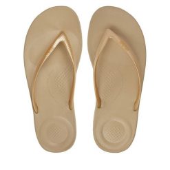 Japonki FitFlop. Żółte klapki damskie FitFlop, bez wzorów, bez obcasa, bez zapięcia. Za 159.99 zł.