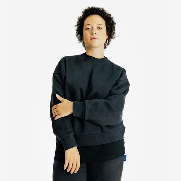 Bluza damska Elementals okrągły dekolt. Czarne bluzy damskie Decathlon, s, bez wzorów, z bawełny, bez kaptura. W wyprzedaży za 99.99 zł.