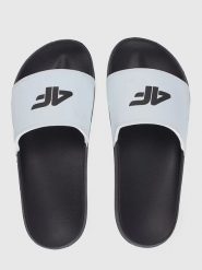 4F Klapki w kolorze czarno-białym rozmiar: 38. Białe klapki damskie 4F, bez wzorów, z otwartym noskiem, bez obcasa, bez zapięcia. Za 65.69 zł.