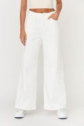 7 FOR ALL MANKIND Białe jeansy damskie Zoey Milk, Rozmiar 28. Białe jeansy damskie 7 for all mankind. W wyprzedaży za 399.99 zł.