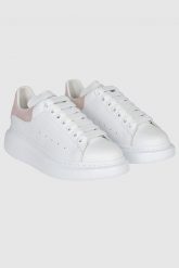 ALEXANDER MCQUEEN Białe sneakersy damskie z różowym napiętkiem. Białe obuwie sportowe damskie alexander mcqueen, bez zapięcia. W wyprzedaży za 2,169.99 zł.