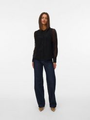 Vero Moda Bluzka w kolorze czarnym rozmiar: S. Czarne bluzki damskie Vero Moda, s, bez wzorów, z koronki, bez kołnierzyka, bez ramiączek. Za 74.81 zł.