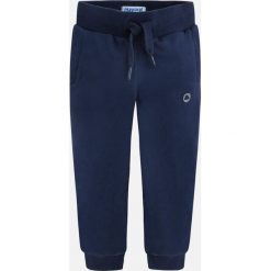 Mayoral - Spodnie dziecięce 92-134 cm. Niebieskie spodnie materiałowe chłopięce Mayoral, z dzianiny. Za 69.90 zł.