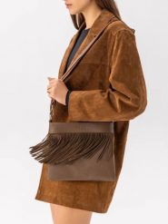 Jasnobrązowa torebka boho z frędzlami. Brązowe torebki klasyczne damskie Brawo sp. z o.o., ze skóry, bez dodatków. W wyprzedaży za 149.99 zł.