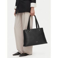 Torebka Lasocki. Czarne shopper bag Lasocki, bez wzorów, bez dodatków. Za 199.99 zł.