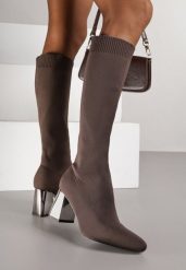 Brązowe Eleganckie Kozaki VICES na Metalicznym Obcasie ze Skarpetkową Cholewką Nalaina. Brązowe kozaki damskie Renee, bez obcasa, na obcasie, bez zapięcia. Za 159.99 zł.