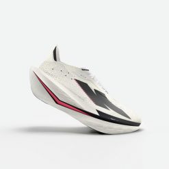 Buty do biegania damskie Kiprun Kipstorm Elite. Białe obuwie sportowe damskie KIPRUN, bez zapięcia, do biegania. Za 899.99 zł.